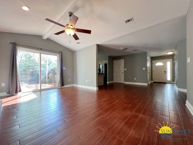 Building Photo - Beautiful 4 bedroom home in South Crestview!