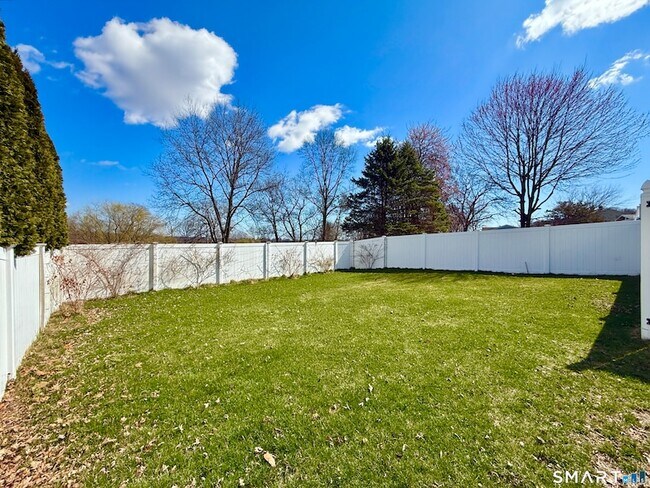 Foto del edificio - 49 Spring Hill Ave