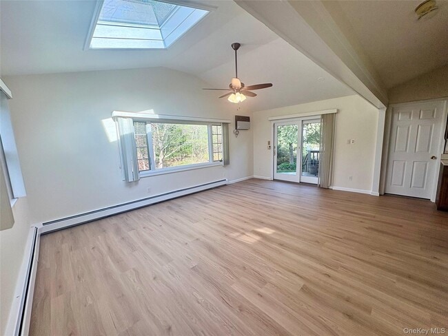 Foto del edificio - 54 Old Brook Rd