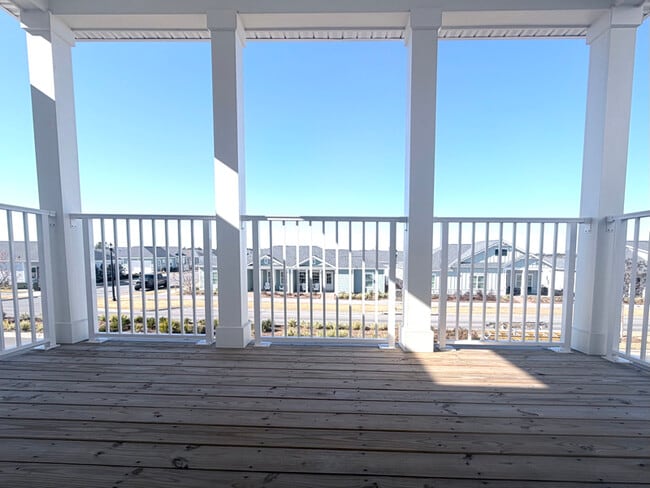 Building Photo - 2323 Discovery Loop