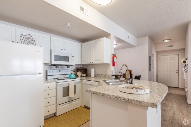 2Br, 2Ba - The Pointe on College