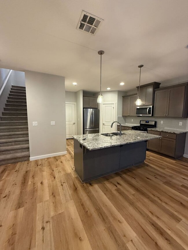 Foto del edificio - COMING SOON! Beautiful 3Bd/2.5Ba Salmon Creek Home!