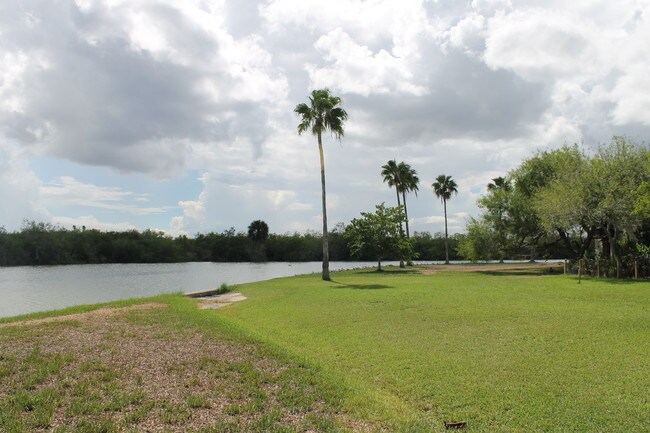Building Photo - 3744 Boca Chica Blvd