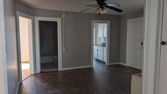 Building Photo - 614 Rimmon St