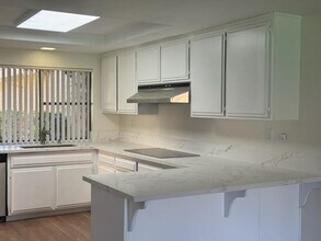 Building Photo - 14 Presidio Pl