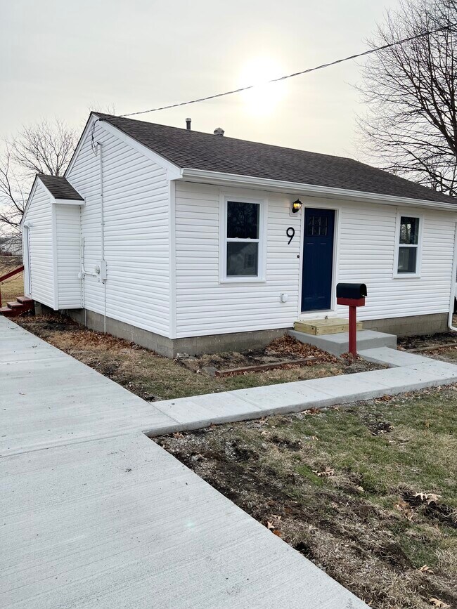 9 NW Orchard St, Lees Summit, MO 64063 House for Rent in Lees Summit