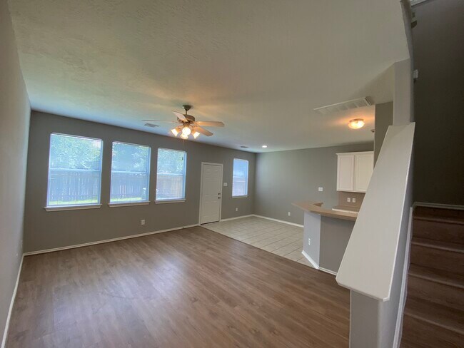 Building Photo - 17234 Oakwood Chase Dr