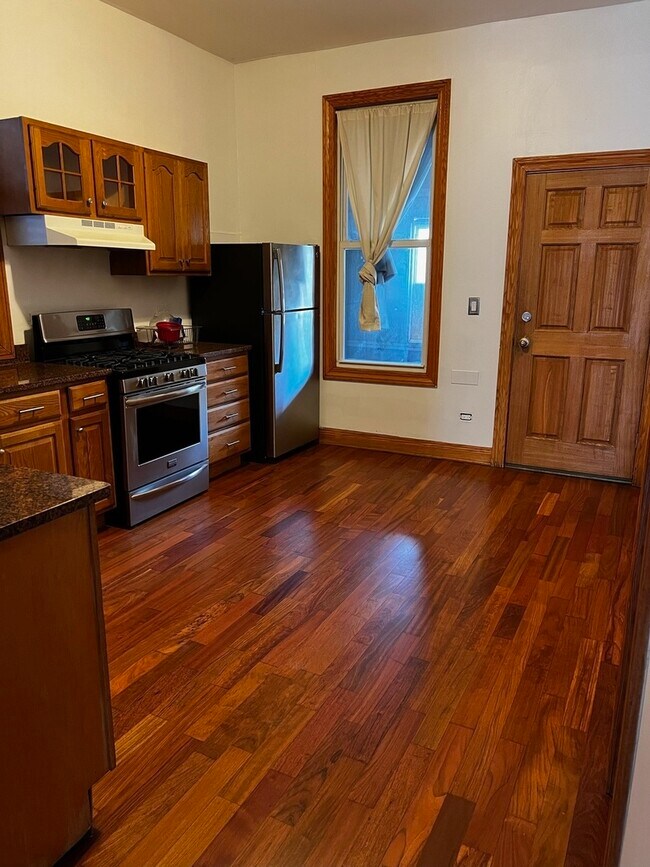 Foto del edificio - 852 N Wood St