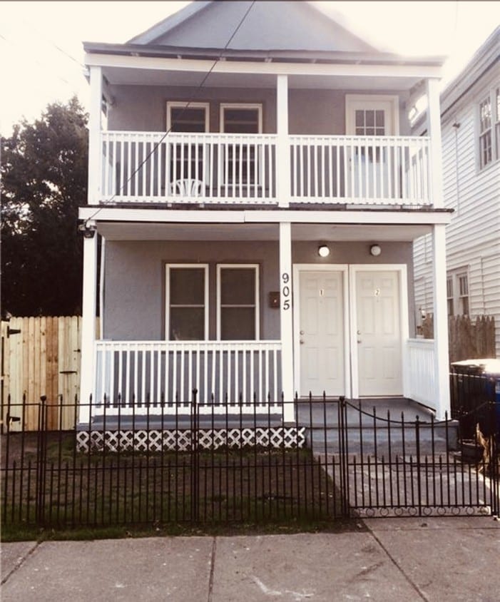 Primary Photo - 905 Hayes St