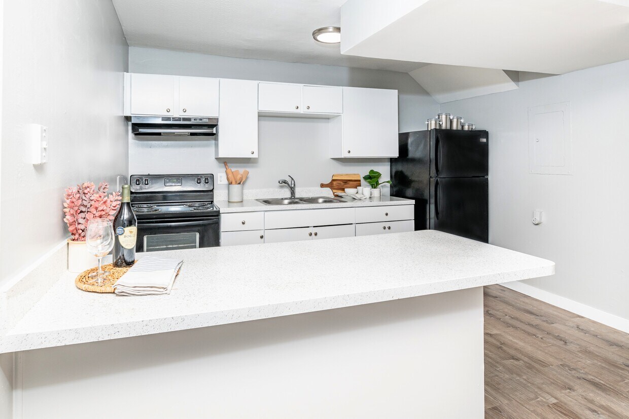 Ortega Village Apartments in Jacksonville, FL