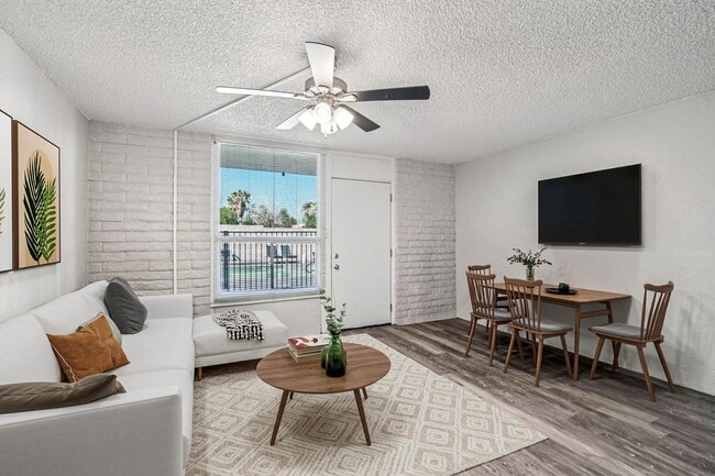 Interior Photo - Summit on Thomas