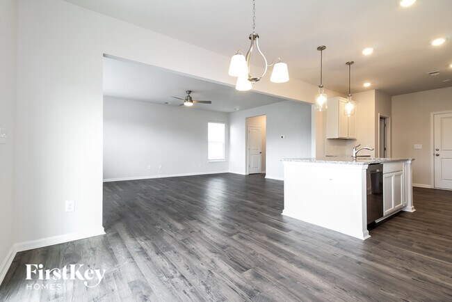 Building Photo - 710 Ridgemoor Trl
