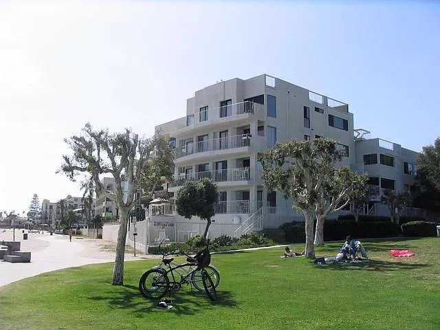 Building Photo - 1251 Parker Pl