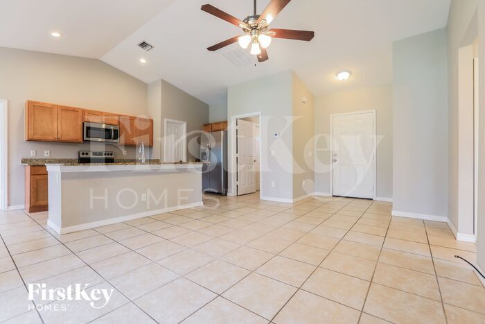 Foto principal - 4570 Lummus St