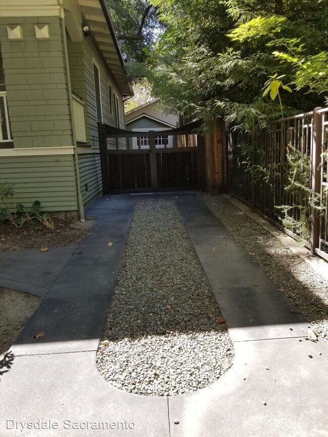 Building Photo - 2 br, 1.5 bath House - 2306 D Street