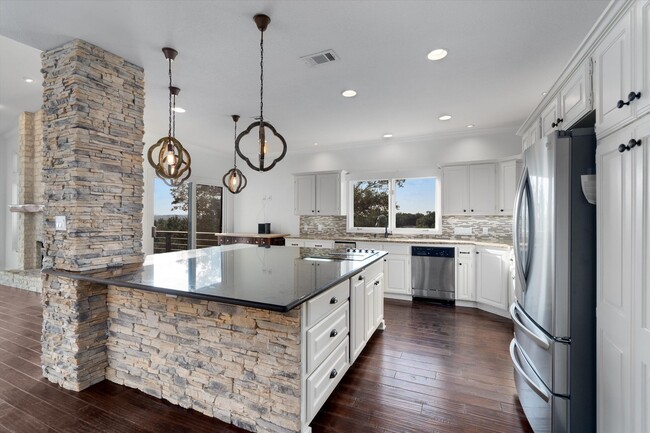 Building Photo - 106 Confidence Cove