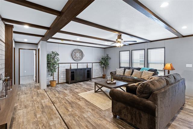 Foto del edificio - 4317 Co Rd 3216