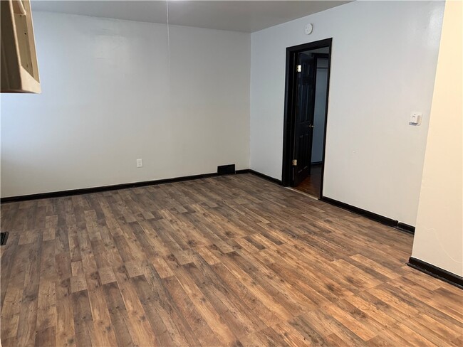 Foto del edificio - 710 Jay St