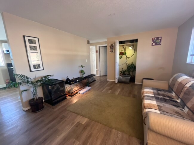 Foto del edificio - 7060 Alegre Cir