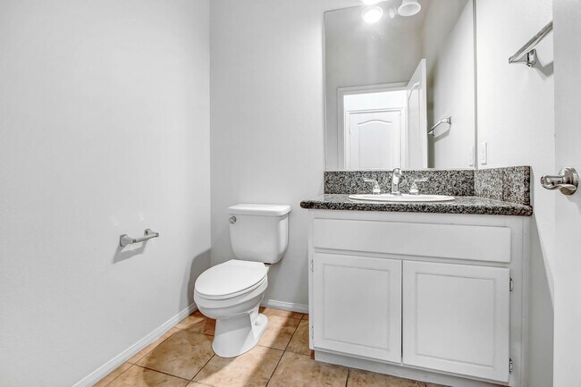 Building Photo - Stunning Winnetka Home