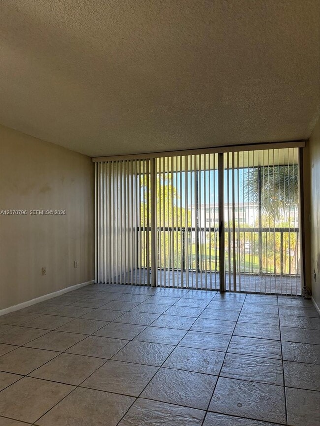 Building Photo - 10865 SW 112th Ave