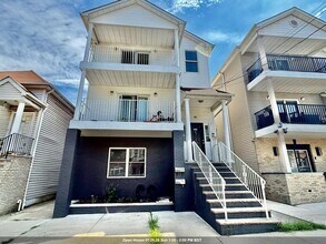 Building Photo - 264 Custer Ave
