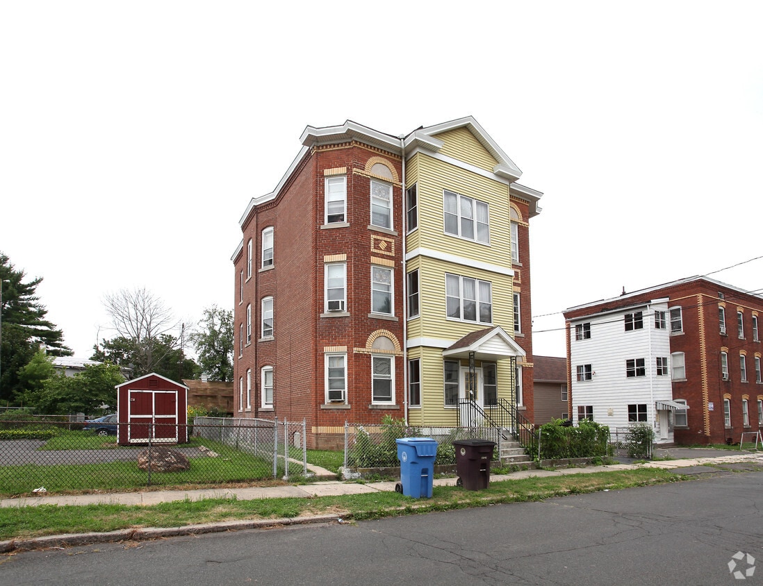 Building Photo - 82 Lyman St