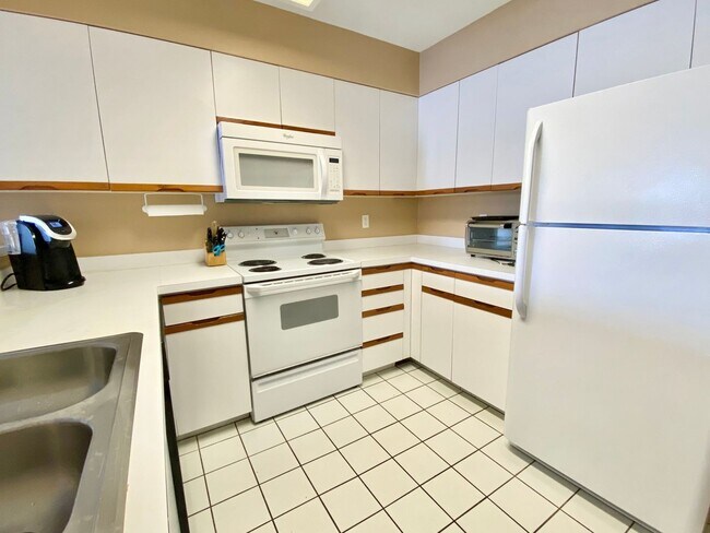 Foto del edificio - Laurel Villas Condominiums- 2025-2026