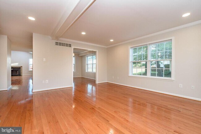 Foto del edificio - 521 Dogwood Dr