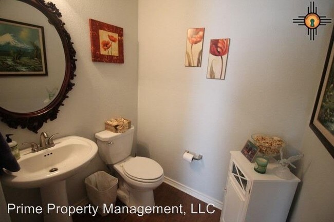 Foto del edificio - 4 br, 2.5 bath House - 3709 Woodlark Rd.