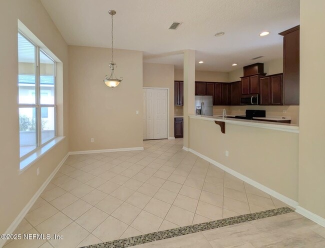 Foto del edificio - 5871 Brush Hollow Rd