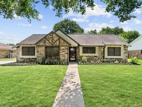 Building Photo - 2122 Briar Cir