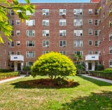 Building Photo - 230 Pelham Rd