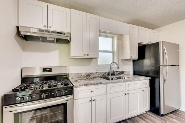 Building Photo - 266 Hurt A-B