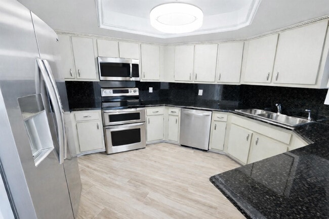 Building Photo - 2900 NE 14th Street Causeway