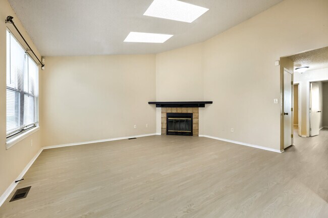 Foto del edificio - 1309 Firefly Cir