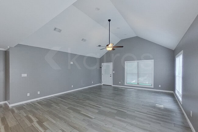 Building Photo - 101 White Water Ln