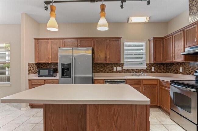 Foto del edificio - 10218 Berry Hill Ln