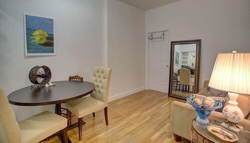 Foto del edificio - 137 W 72nd St