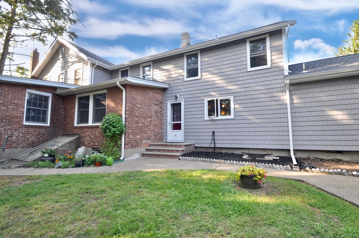 56 Dewolf Rd, Old Tappan, NJ 07675 Room for Rent in Old Tappan, NJ