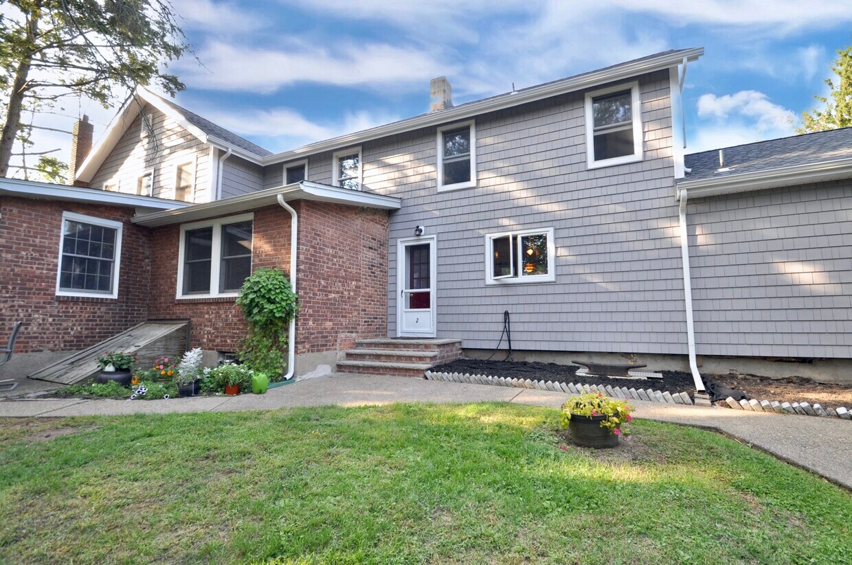 56 Dewolf Rd, Old Tappan, NJ 07675 Room for Rent in Old Tappan, NJ