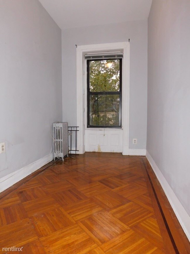 Building Photo - 92 Macdonough St