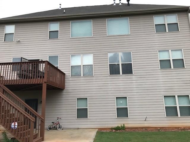 Building Photo - 2145 Manor View