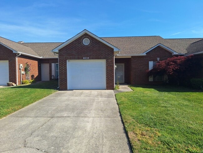 One level living in NorthWest Knoxville - One level living in NorthWest Knoxville House