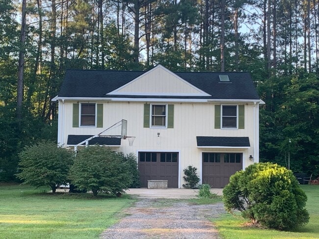 Building Photo - 18059 Foxfire Trail