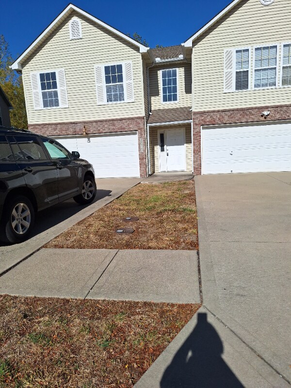 1602 NW Jordan Ct, Blue Springs, MO 64015 Townhome Rentals in Blue Springs MO