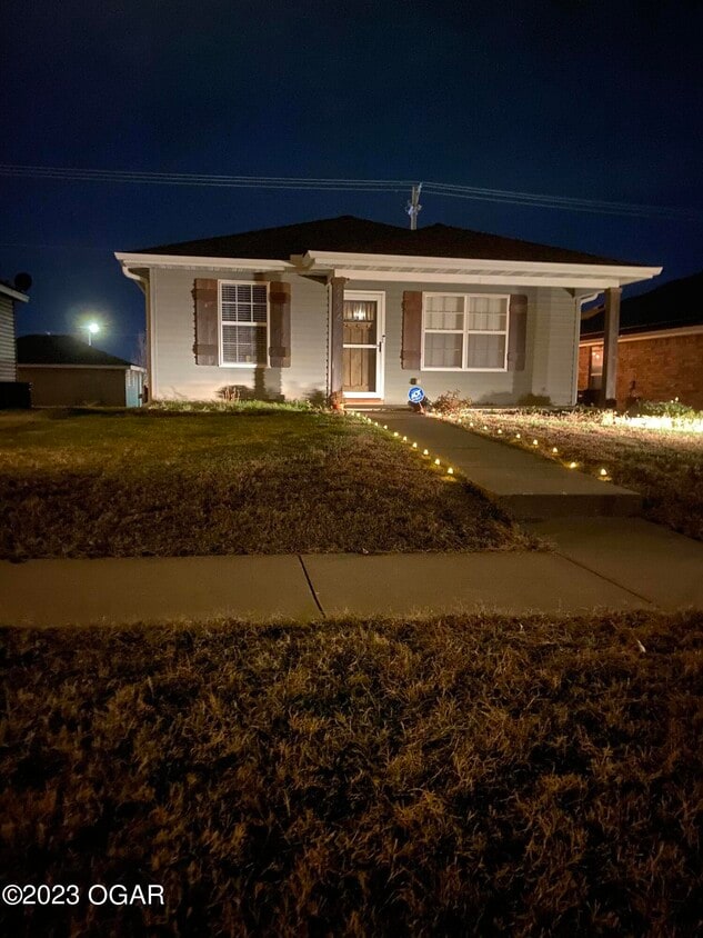 2224 S Virginia Ave, Joplin, MO 64804 Condo for Rent in Joplin, MO