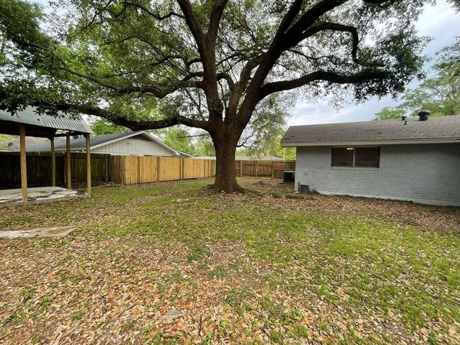 Building Photo - 9194 S Riveroaks Dr