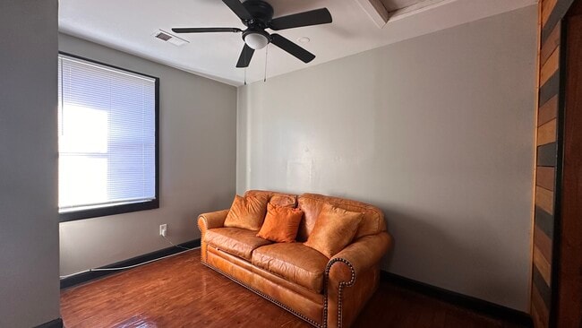 Photo - 111 Drake St Townhome