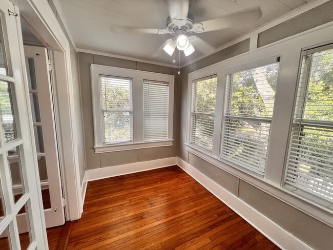 Building Photo - 617 N Hyer Ave